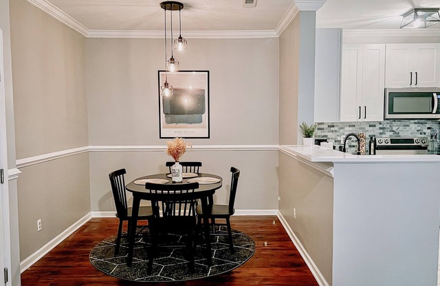 Perfectly located 2 bedroom condo at Seaside Farms