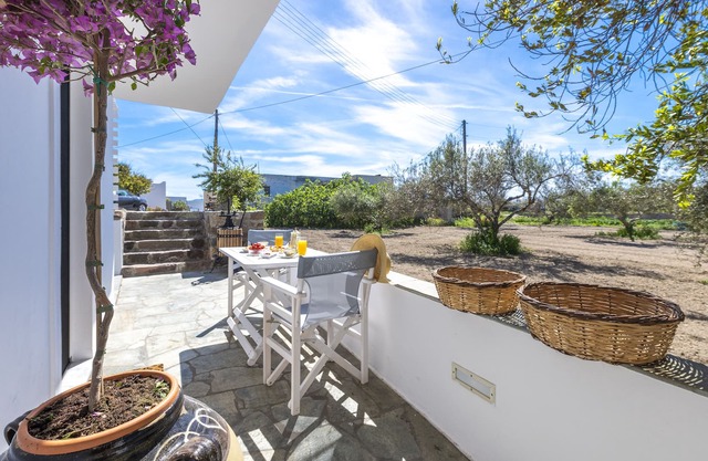 Perivolia Traditional Summer House 200m from Papikinos Beach