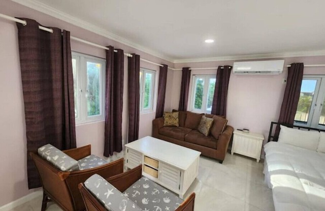 Periwinkle - Upscale Studio w Pool Near Beachn