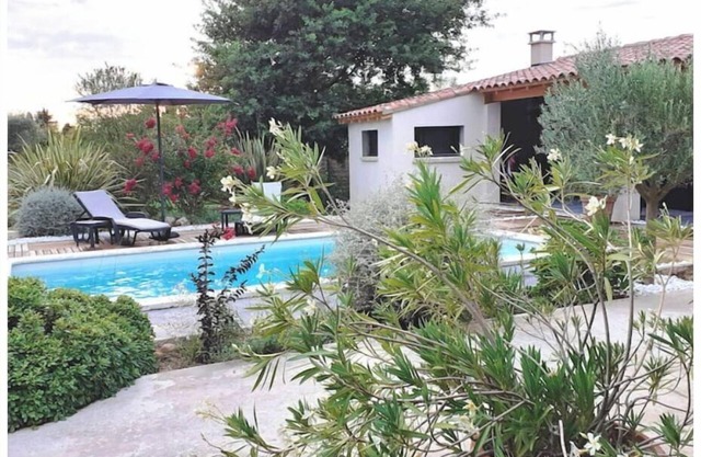 Perle rare :Villa de Campagne 140 m2 avec Piscine son pool house & Grand jardin