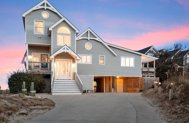 Persimmon House: Oceanfront, private pool,hot tub, sauna and awesome ocean views