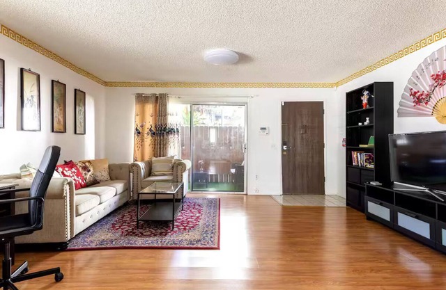 Pet allowed/close golf course, DTLA, Pasadena # 1nn