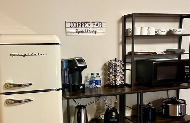 Pet and Family Friendly. Minutes to Deep Creek Lake and the Wisp Resort.