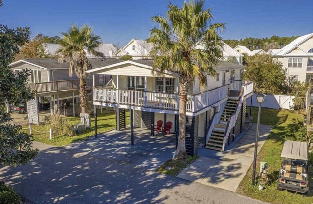 PET FRIENDLY - 2Bdrm/1Bath home in Oceanside Village! Close to Pool