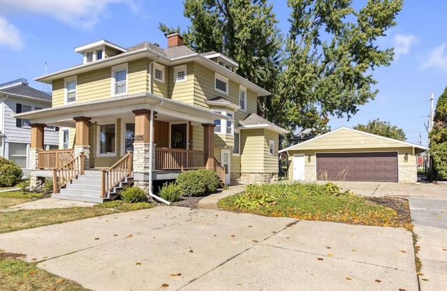 Pet-friendly 4 BD Historic Charmer at Marion Uptown
