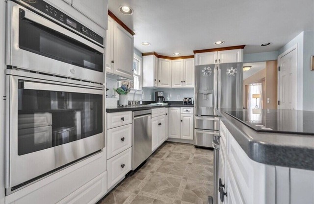 Pet friendly 5-bedroom coastal retreat sleeps 16