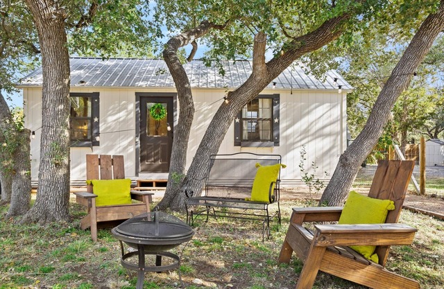 Pet Friendly Cabin w/hot tub. gym, cold plunge, & sauna