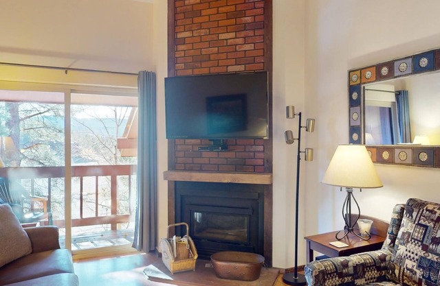 Pet Friendly | Close to Lifts | Fireplace | Charming | Angel Fire Chalet 52
