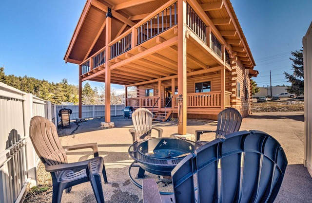 Pet-Friendly Cloudcroft Cabin: Walk to Shop, Food