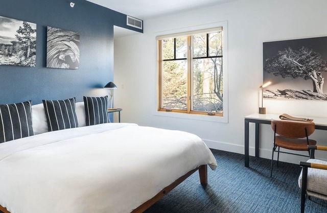 Pet-Friendly Escape Near Lake Tahoe w/Hot Tub for Chilly Evenings - Parking
