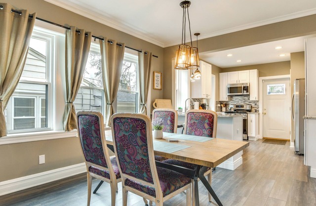 Pet-Friendly Family Apartment - Near NU Campus!