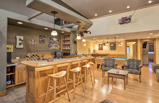 Pet-friendly Home, 2 Mi to Crystal Lake!