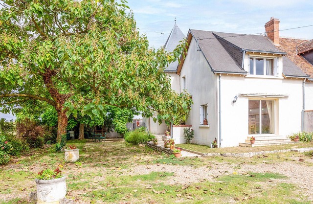 Pet friendly home in Les Montils