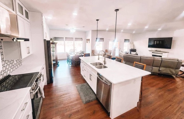 Pet Friendly Rancher Brand New on 40 Acre
