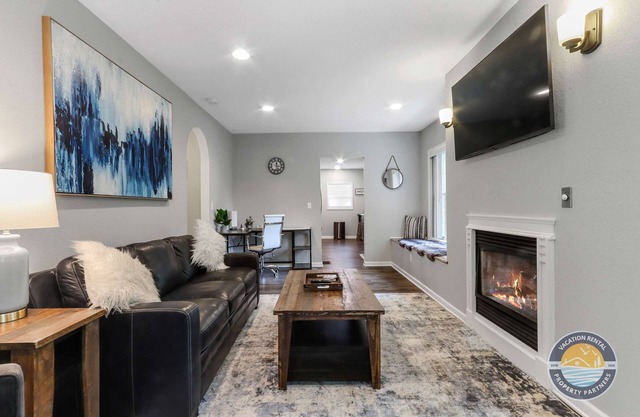 Pet-Friendly Retreat Minutes from Lake Geneva