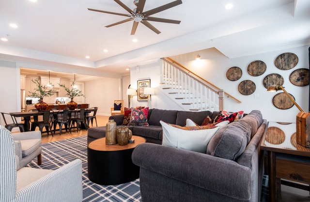 Pet-Friendly, Shops, Bourbon Trail, Downtown, Golf Local Dining, Fully Loaded