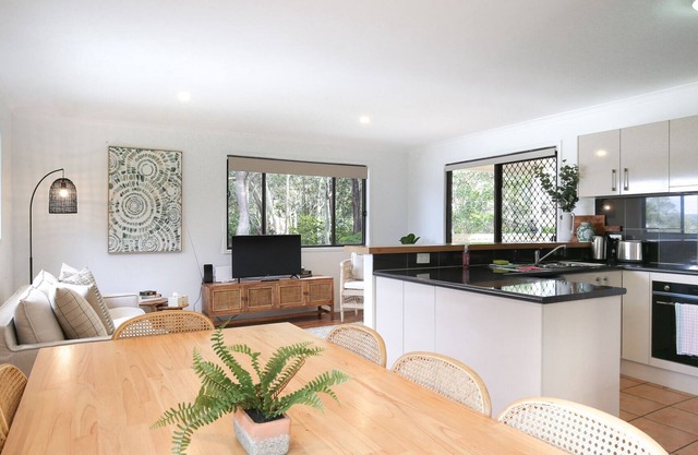 Pet Friendly Spacious Family House Near the Beach