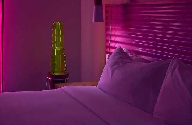 Pet Friendly Unit W/Poolside Patio! Close to Mountains and Botanical Garden