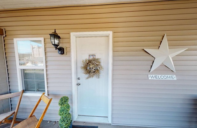 Pet Friendly Vacation Home Rental with Hot Tub near Hocking Hills in Nelsonville