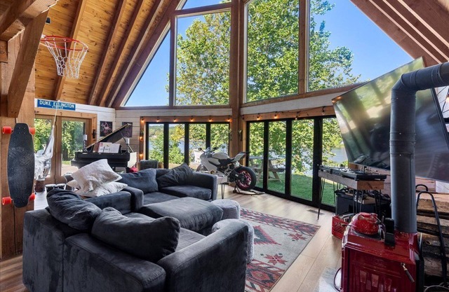 Pet-Friendly Vacation Rental w/Lake Access