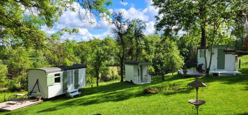 Petit a Petit - gypsy wagons and Bell tents in the Bourgogne
