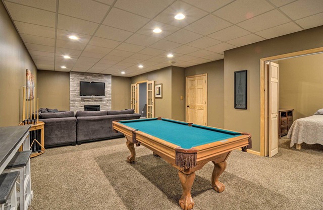 Petoskey Apartment w/Yard, Fire Pit & Gas Grill!