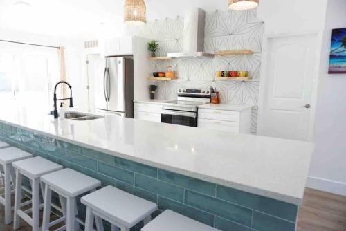 Pets Ok! Boho Bungalow 12mins 2 Beach Wpool Table