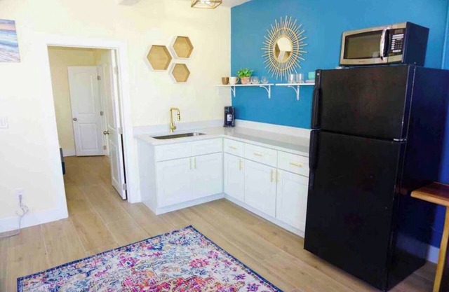 PETS OK Steps 2 Ocean Center, Walk to Beach! PETS OK!