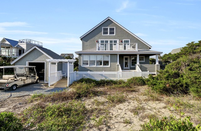 Pets welcomed, great beach cottage, steps to the ocean, family-friendly, BHI