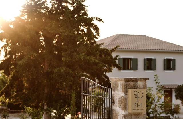 PHI Simple Living Quarters