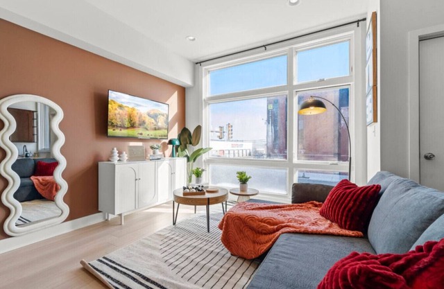 Philadelphia Downtown Stay 1BR Charming, Walk to MET