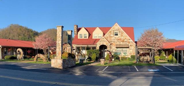 Phillips Historic Motel & Cottages