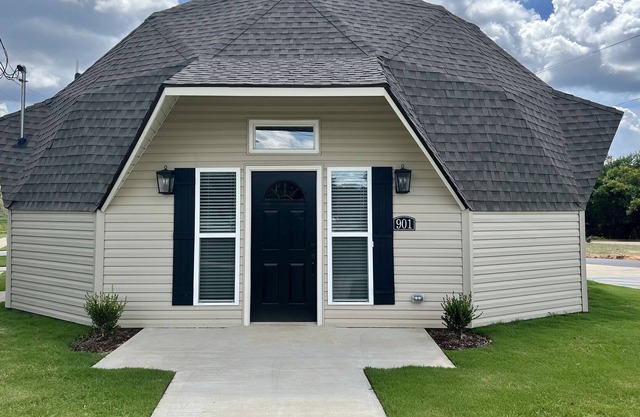 Phoenix Cottages (900)