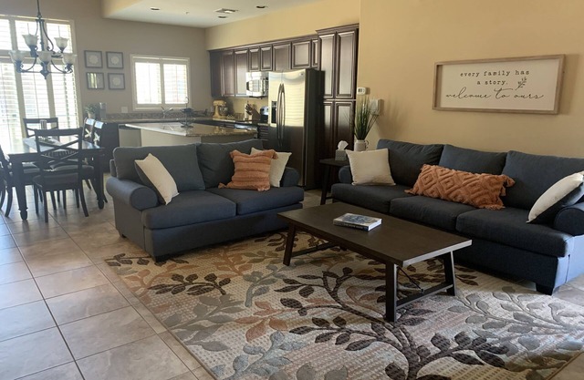 Phoenix Luxury Townhome (A Home Away From Home!)