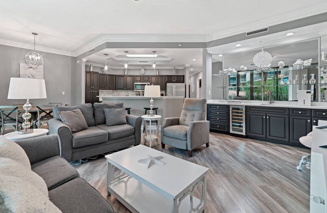 Phoenix on the Bay 1-1114 ~ In/Outdoor Pools, Hot Tub, Lazy River + $400 in FREE Activities Daily