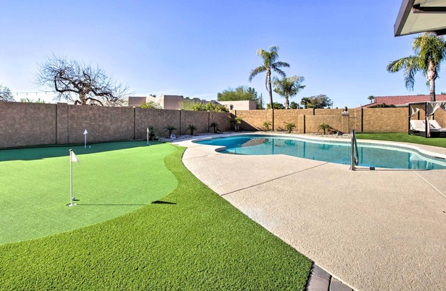 Phoenix Villa: Backyard Oasis w/ Pool & Games