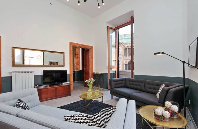 Piazza Navona - 5 bedroom apartment in Rome