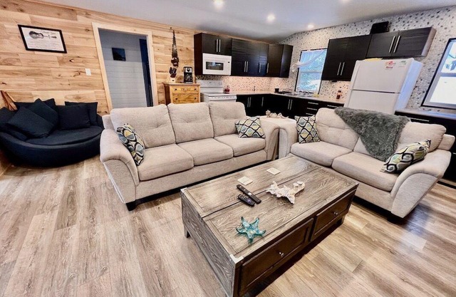 Picturesque Buckhorn Lake Retreat