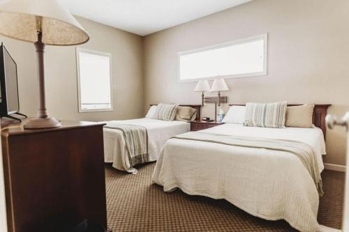 Picturesque Condo perfect for Golf, Families, Pools and Lake vacation