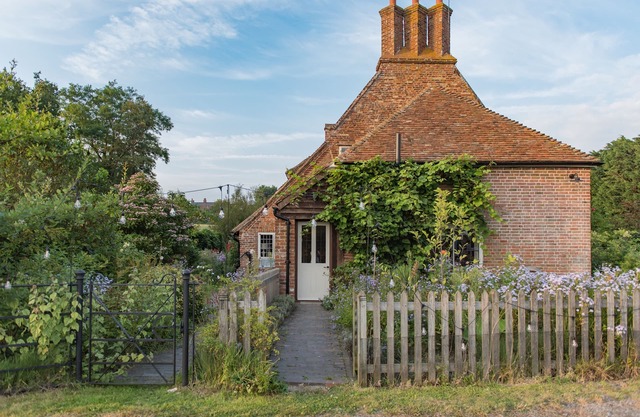 Picturesque cottage for two in the Kent countryside - Moat Farm Cottage