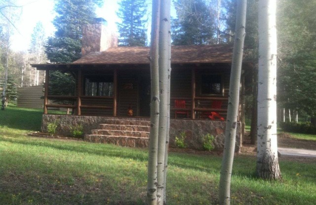 Picturesque retreat inspired by Thomas Kinkade, situated on 1.5 acres!
