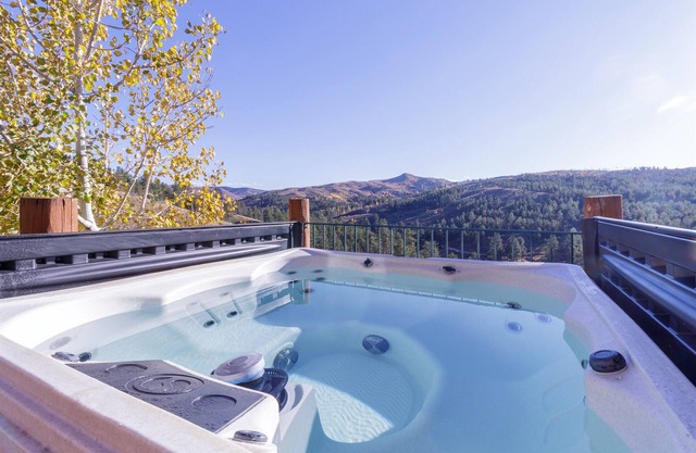 Pikes Peak Ranch - Eagle Crest Cabin