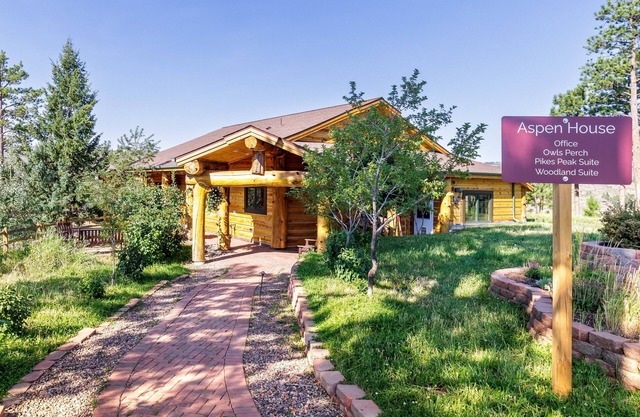 Pikes Peak Ranch - Owl's Perch Cabin