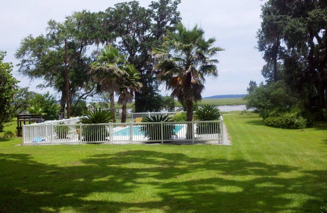 Pine Harbor Paradise