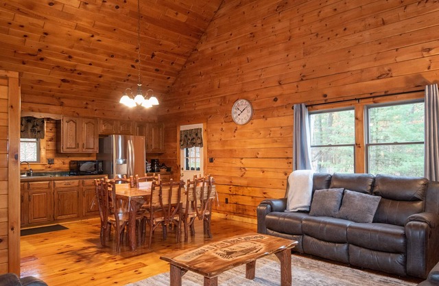 Pine View Cottage | 3 Bed, 1 Bath