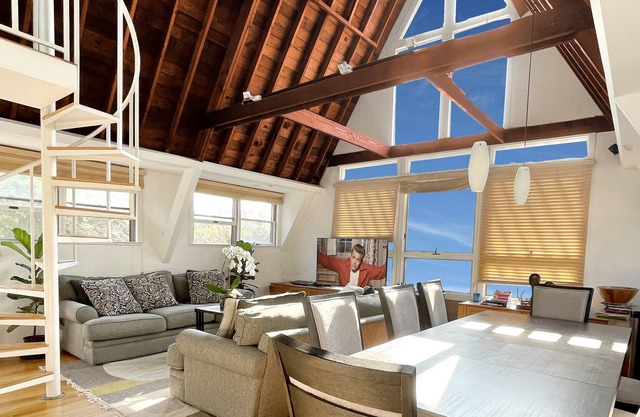 Pines 4BR Luxury Gourmet Kit, Pool, Jacuzzi, Fireplace