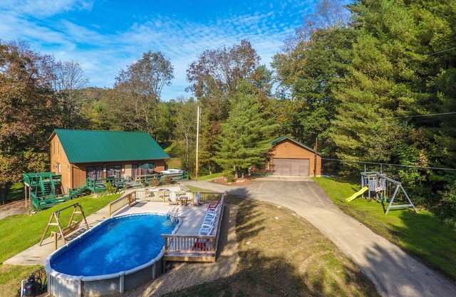 Pines Lodge at Sand Run Lake in WNF, Hocking Hills