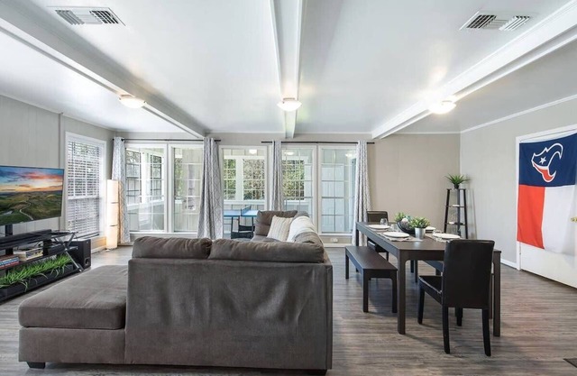 Piney Woods | Spacious Retreat | Near Sam Houston!