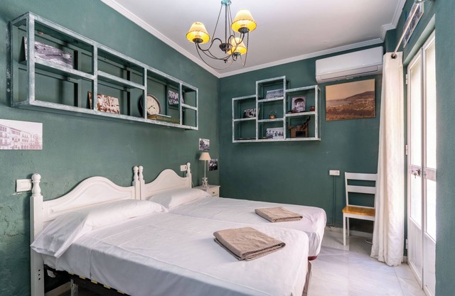 Pintor Ocaña 3 - Two Bedroom Apartment, Sleeps 4