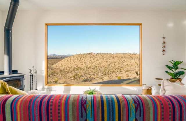 Pipe's Perch(Close to Joshua Tree NP)